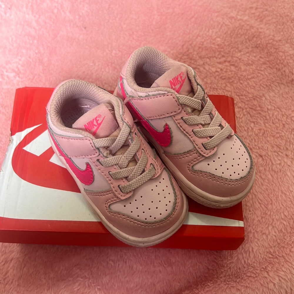 Pink dunks